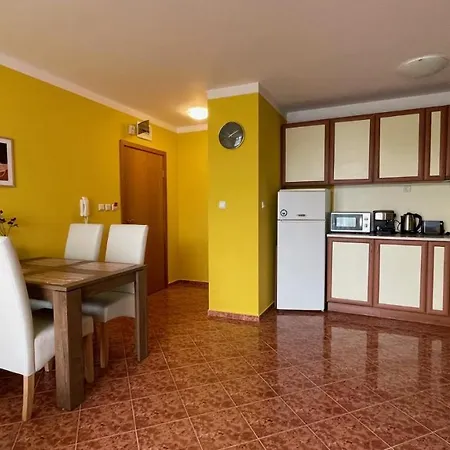 Anita C 19 Sunny Апартамент