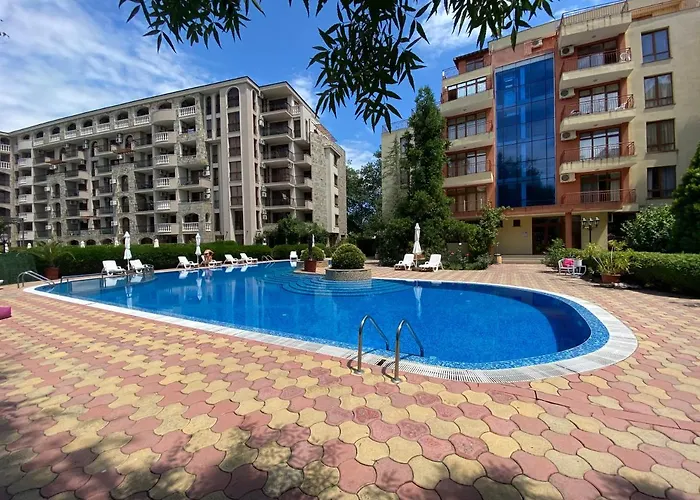 Anita C 19 Sunny Σάνι Μπιτς